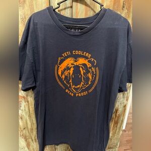 YETI T-Shirt Mens Size XL Dark Gray Yeti Cooler Bear proof  Logo Graphic